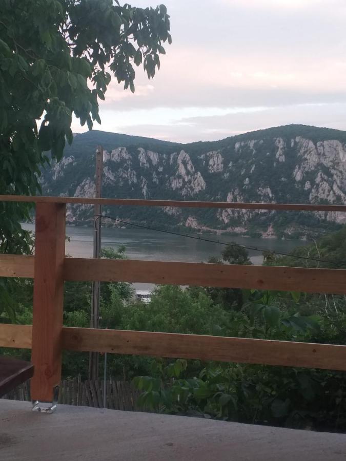 Casa De Vacanta Maga Dubova Eksteriør billede