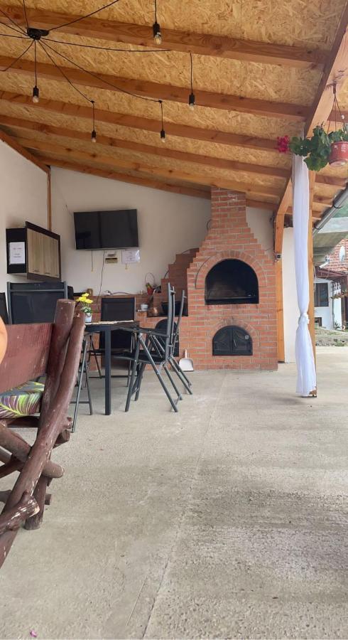 Casa De Vacanta Maga Dubova Eksteriør billede